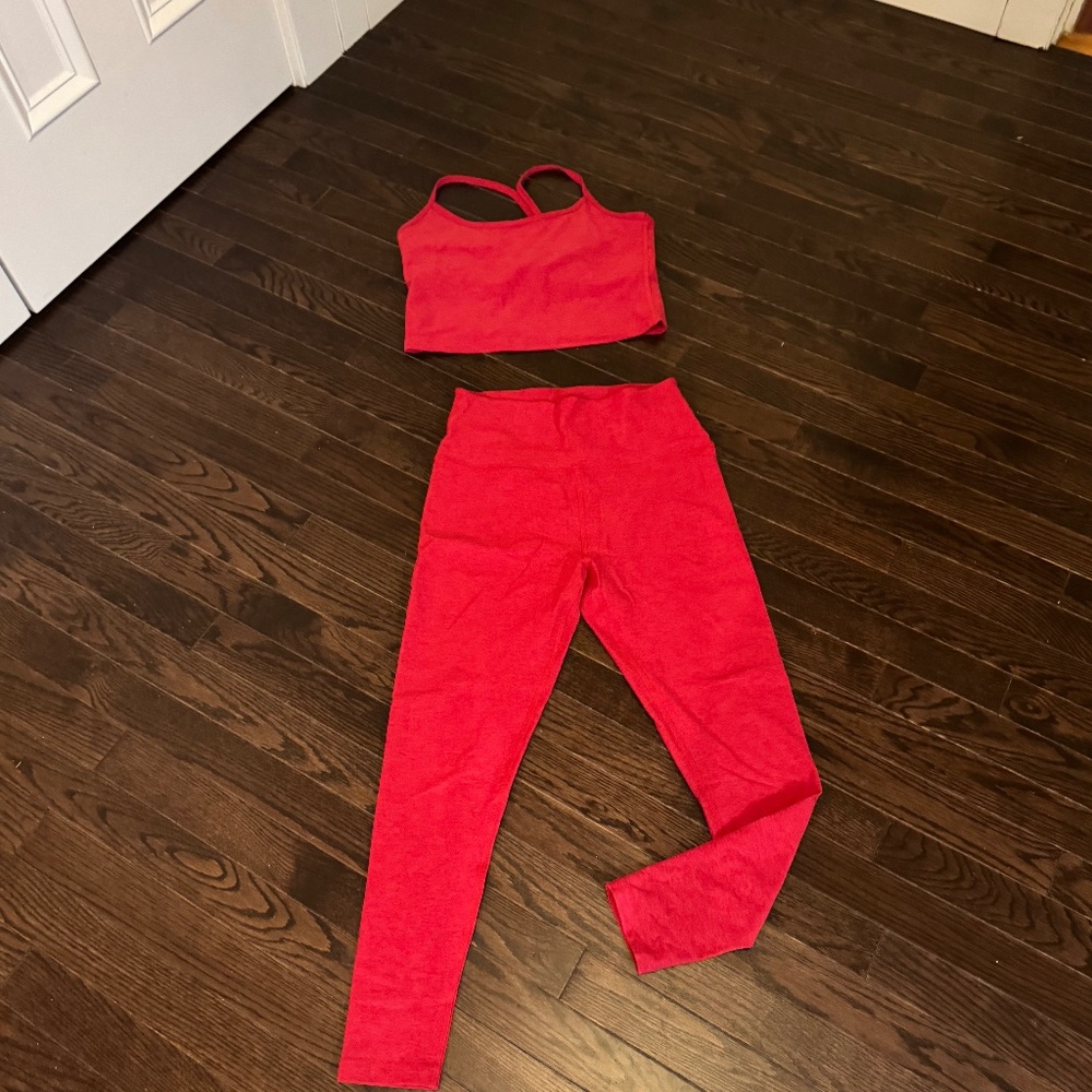 Beyond Yoga Spaced set in red